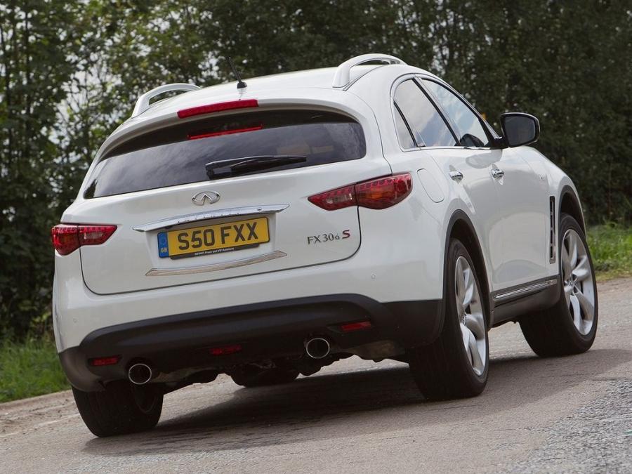  Infiniti FX30d S 2010 года  (UK) (фото 4 из 7)